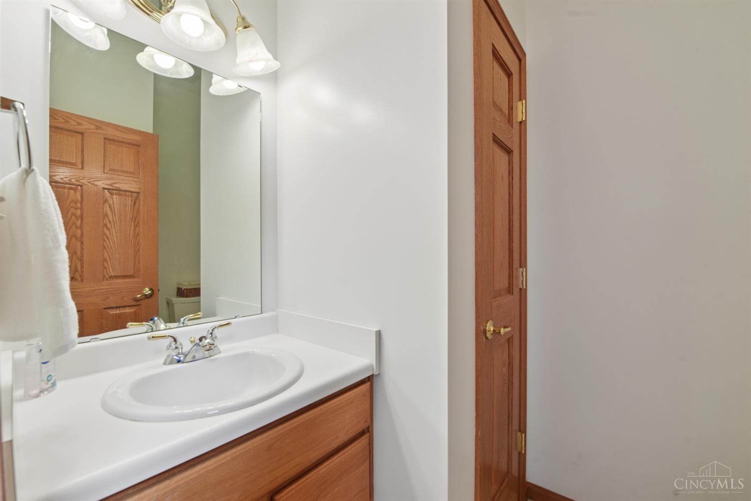 1109 Asbury Road Cincinnati, OH 45255 - Photo 62 of 69