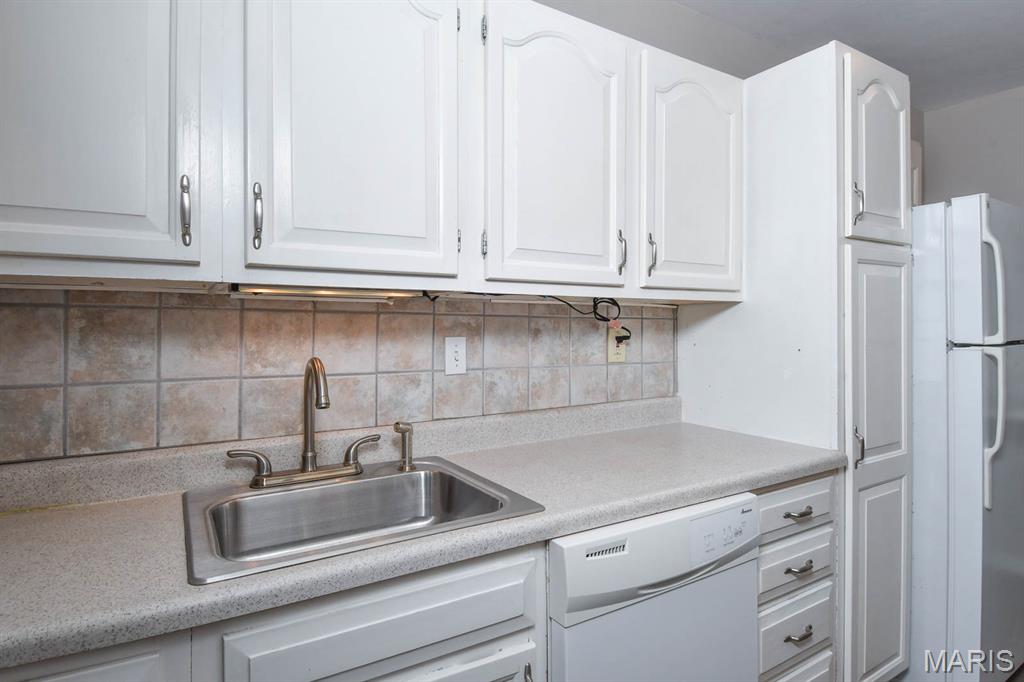 8111 Roxburgh Drive, Unit 1SE St. Louis, MO 63105 - Photo 12 of 27