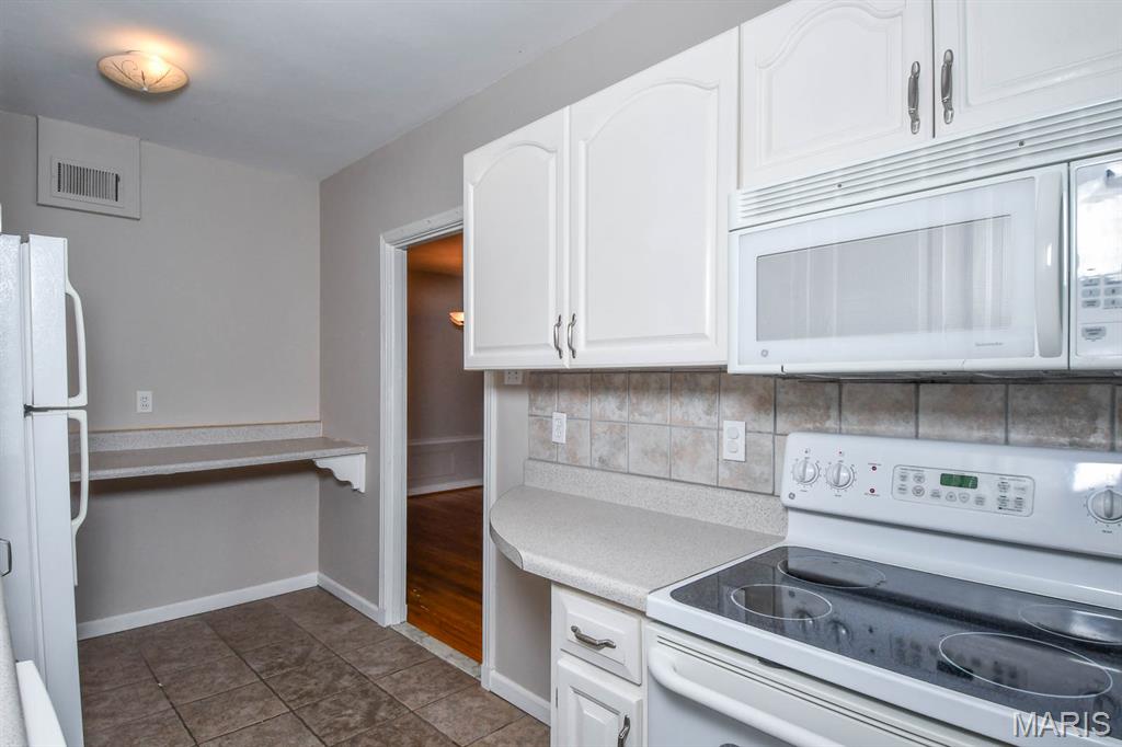 8111 Roxburgh Drive, Unit 1SE St. Louis, MO 63105 - Photo 13 of 27