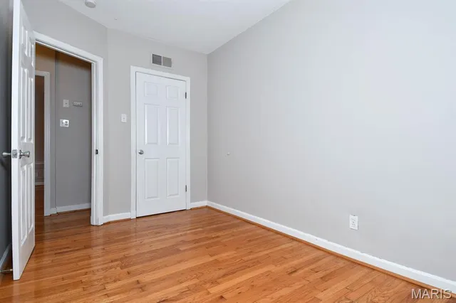 $215,000 | 8111 Roxburgh Drive, Unit 1SE, St. Louis, MO 63105