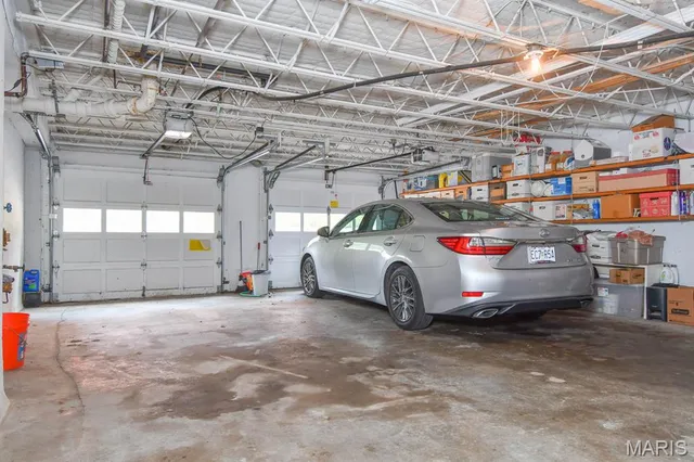 $215,000 | 8111 Roxburgh Drive, Unit 1SE, St. Louis, MO 63105