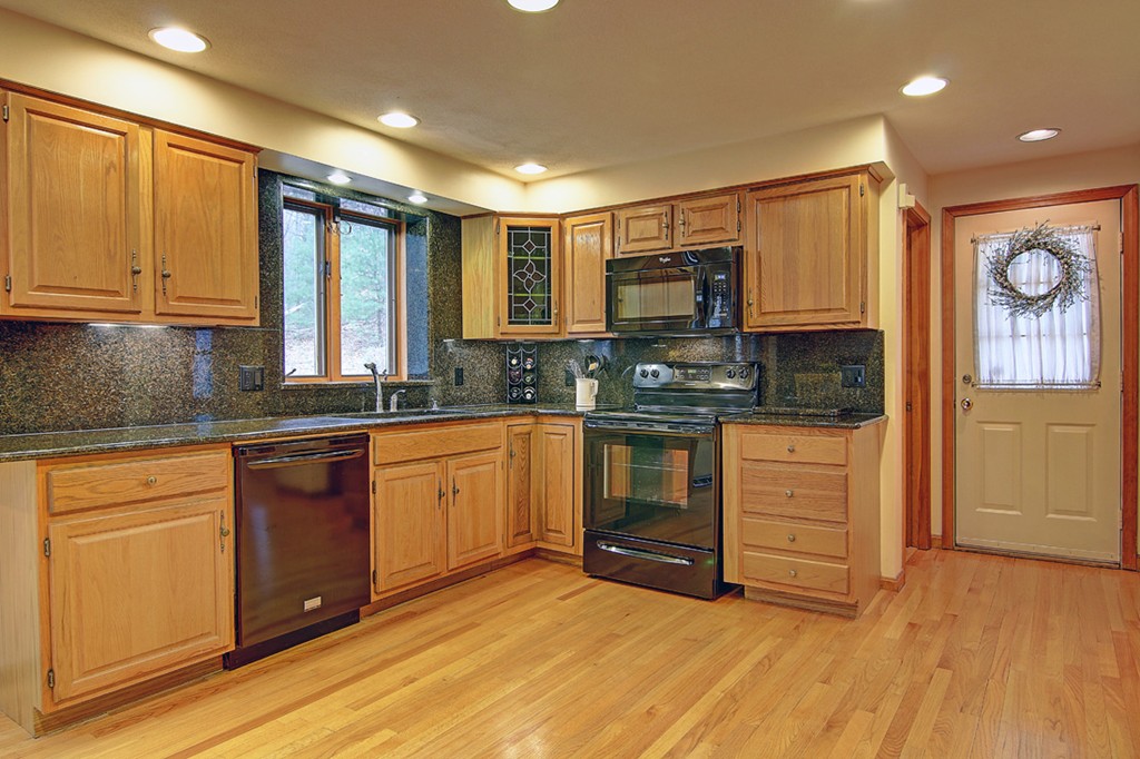 6 Cook Road Cumberland, RI 02864 - Photo 3 of 27