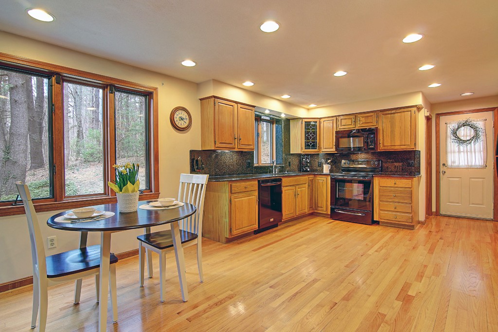 6 Cook Road Cumberland, RI 02864 - Photo 4 of 27