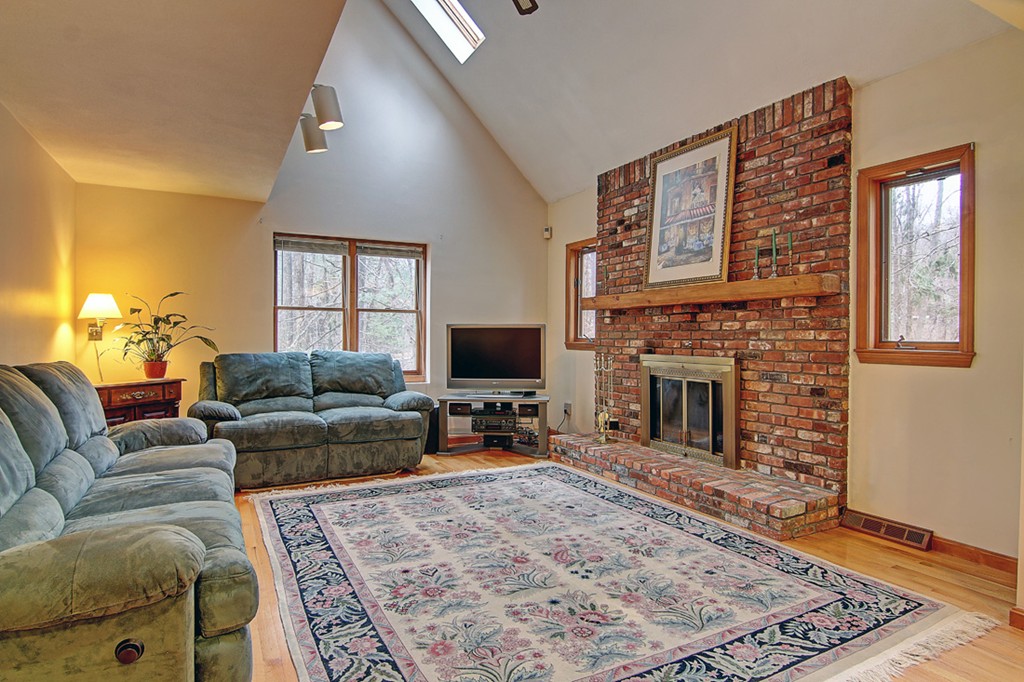 6 Cook Road Cumberland, RI 02864 - Photo 7 of 27