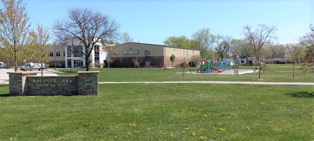 2762 Circle Drive Markham, IL 60428 - Photo 2 of 18 a view of a house with a big yard