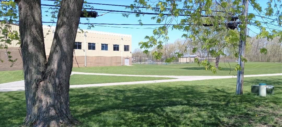 2762 Circle Drive Markham, IL 60428 - Photo 3 of 18 a view of a house with a yard