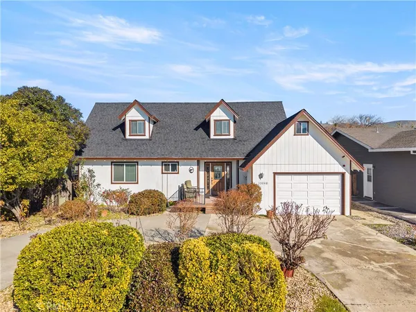 front view of house with a yard
