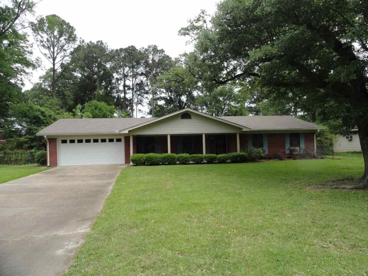 119 Colonial Circle Jackson, MS 39211 - Photo 1 of 3 Photo 1