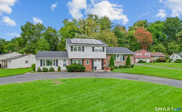 $389,000 | 88 Wintonbury Avenue, Bloomfield, CT 06002