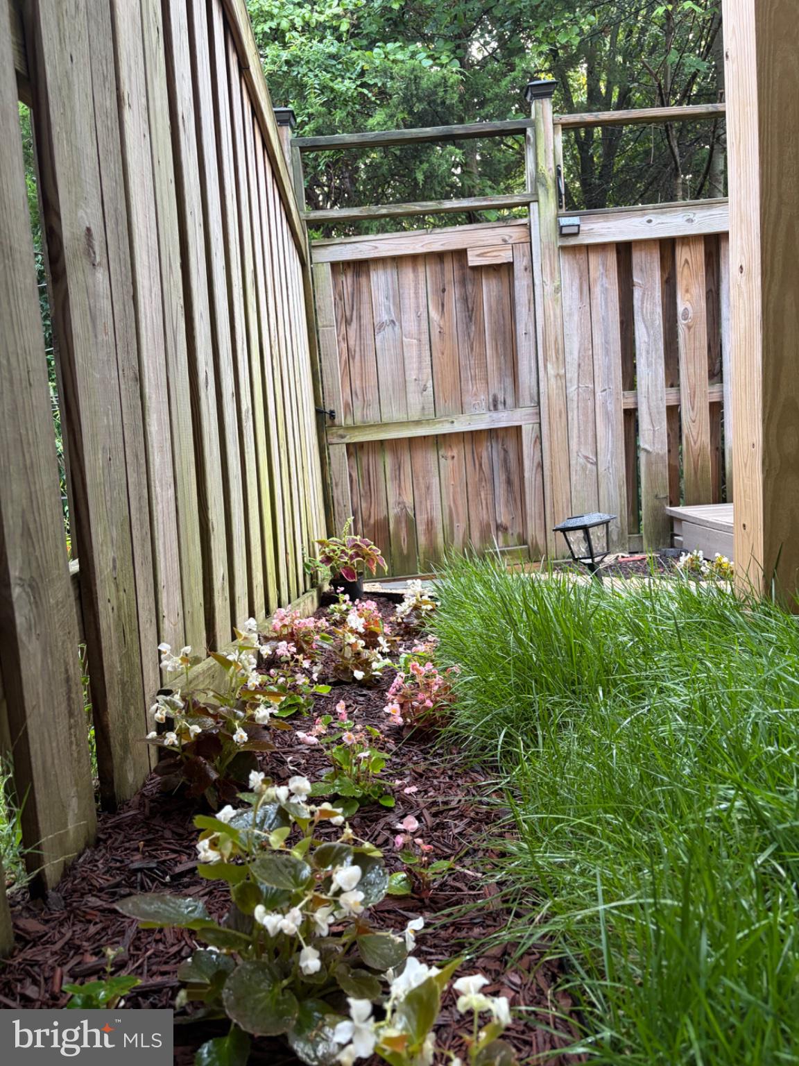 25333 Wakestone Terrace Chantilly, VA 20152 - Photo 92 of 109 Charming garden path retreat.