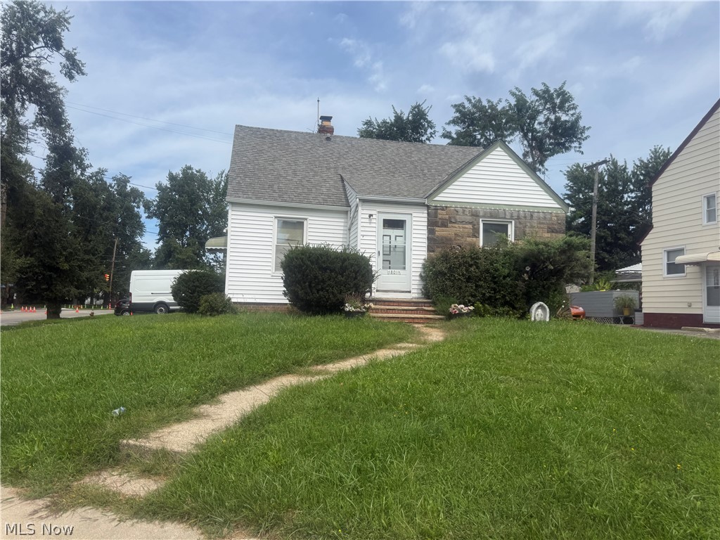 18011 Windward Road Cleveland, OH 44119 - Photo 1 of 18 Gallery Image 1