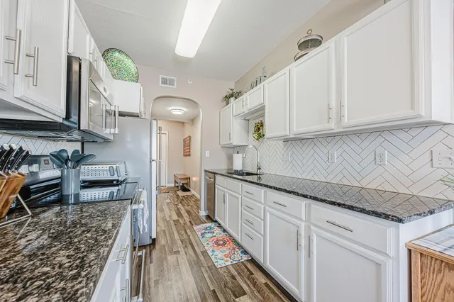 $350,000 | 1320 Washington Avenue, Unit 101, Detroit Lakes, MN 56501