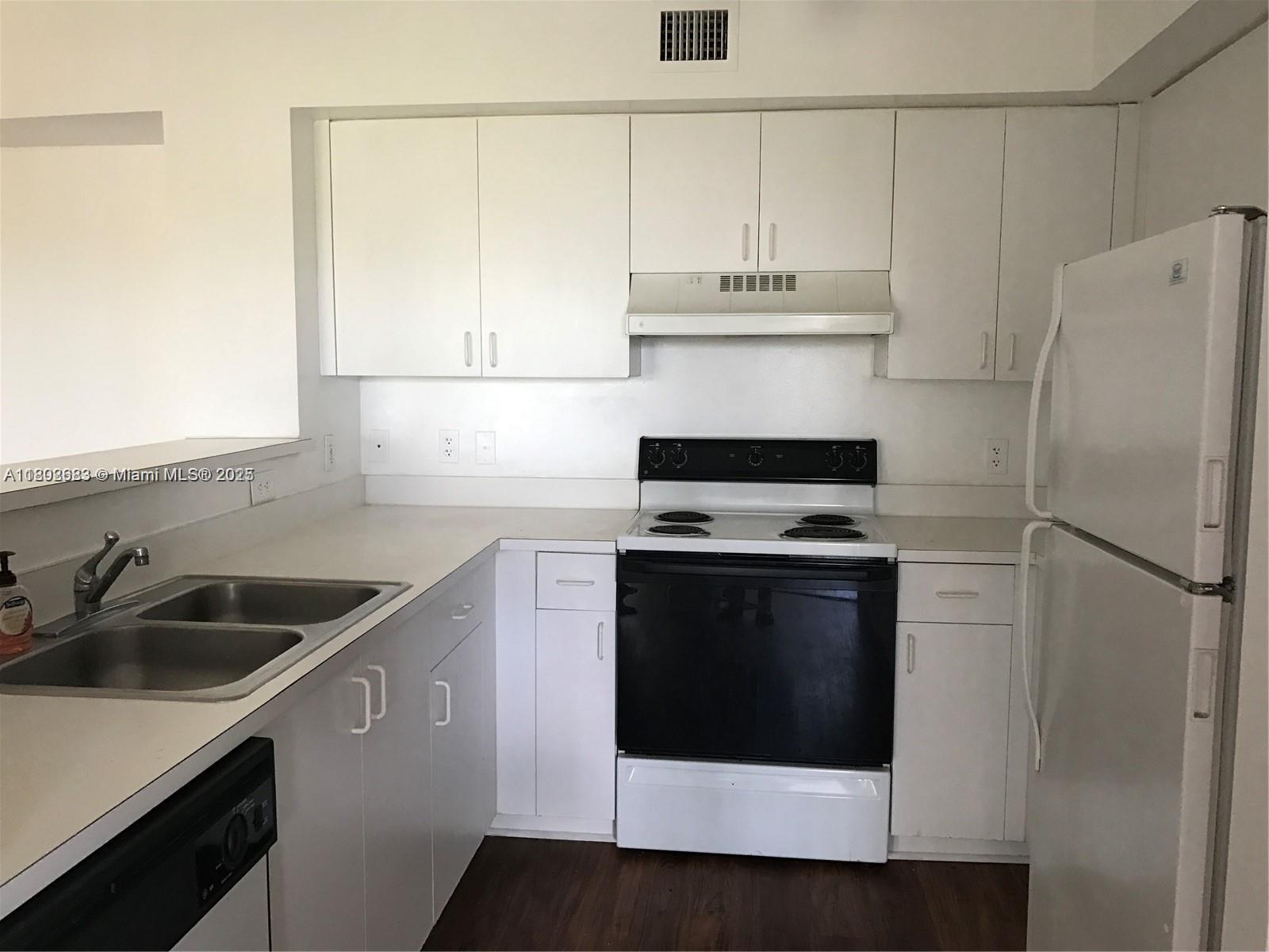 12112 St.Andrews Place, Unit 309 Miramar, FL 33025 - Photo 6 of 10