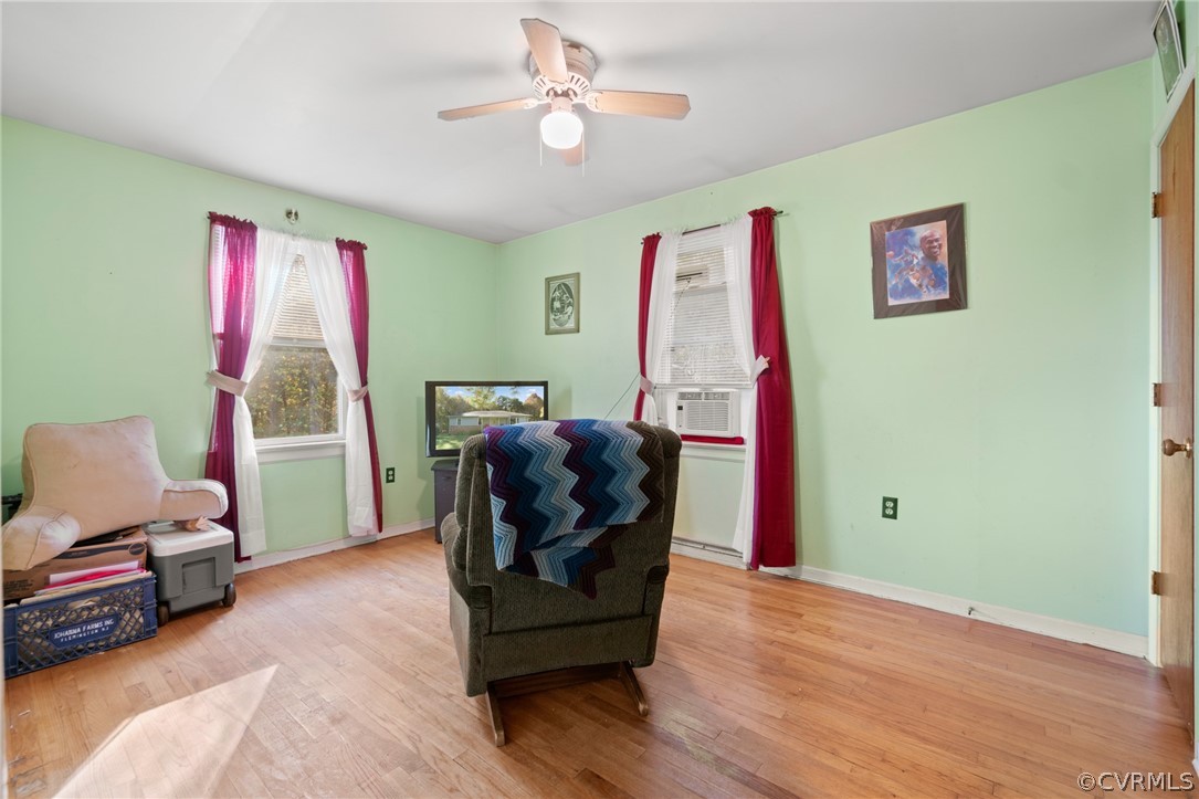268 Old Sheppards Road Farmville, VA 23901 - Photo 10 of 37 a living room with furniture and a window