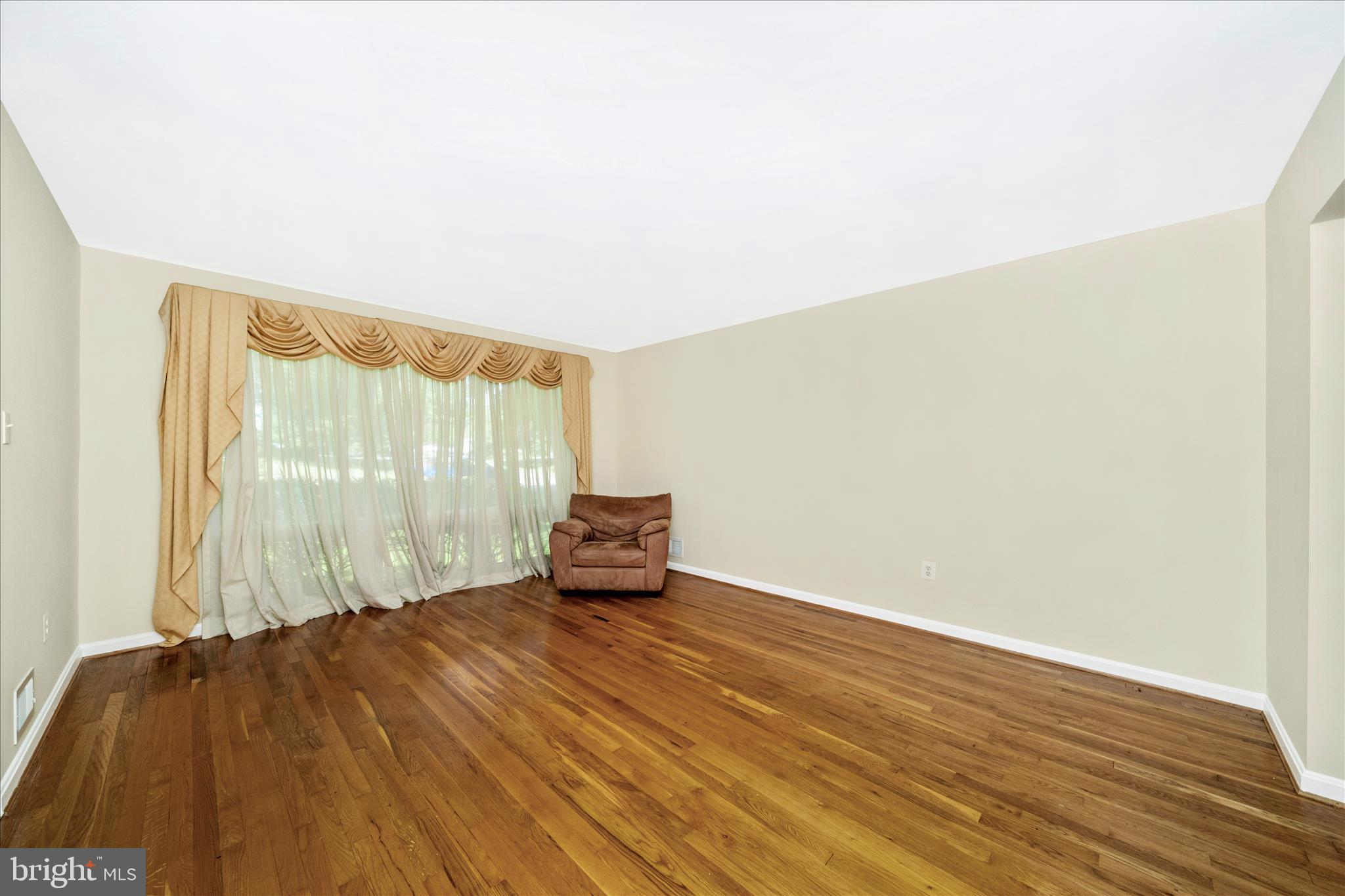 13001 Buccaneer Road Silver Spring, MD 20904 - Photo 23 of 58 Living Room 4