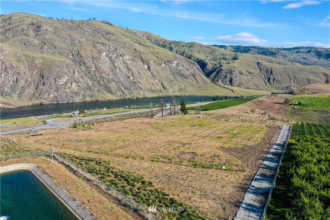 354 Substation Road Chelan, WA 98816 - Photo 3 of 31 Gallery Image 3