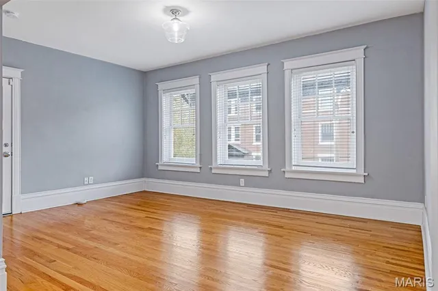 $157,000 | 520 Rosedale Avenue, Unit 202, St. Louis, MO 63112