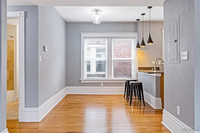 $157,000 | 520 Rosedale Avenue, Unit 202, St. Louis, MO 63112