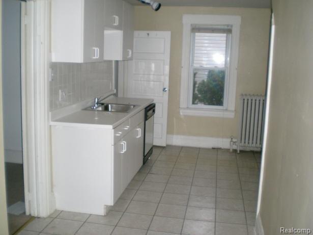 91 Muir Road Grosse Pointe, MI 48236 - Photo 6 of 22 Unit 1 Kitchen