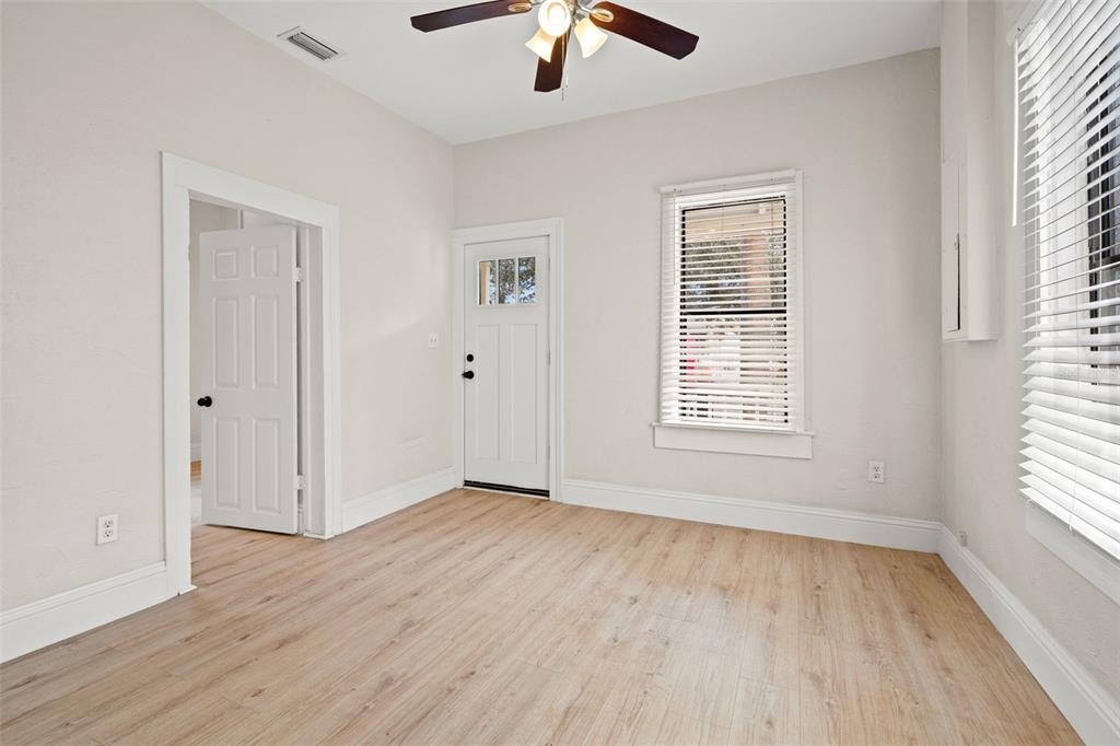 2113 West Cherry Street Tampa, FL 33607 - Photo 5 of 37