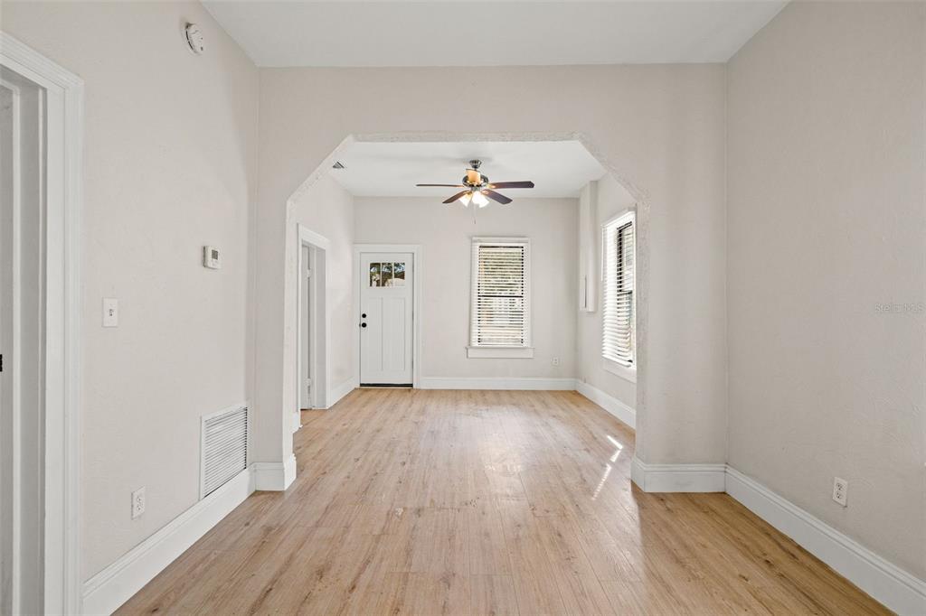 2113 West Cherry Street Tampa, FL 33607 - Photo 8 of 37