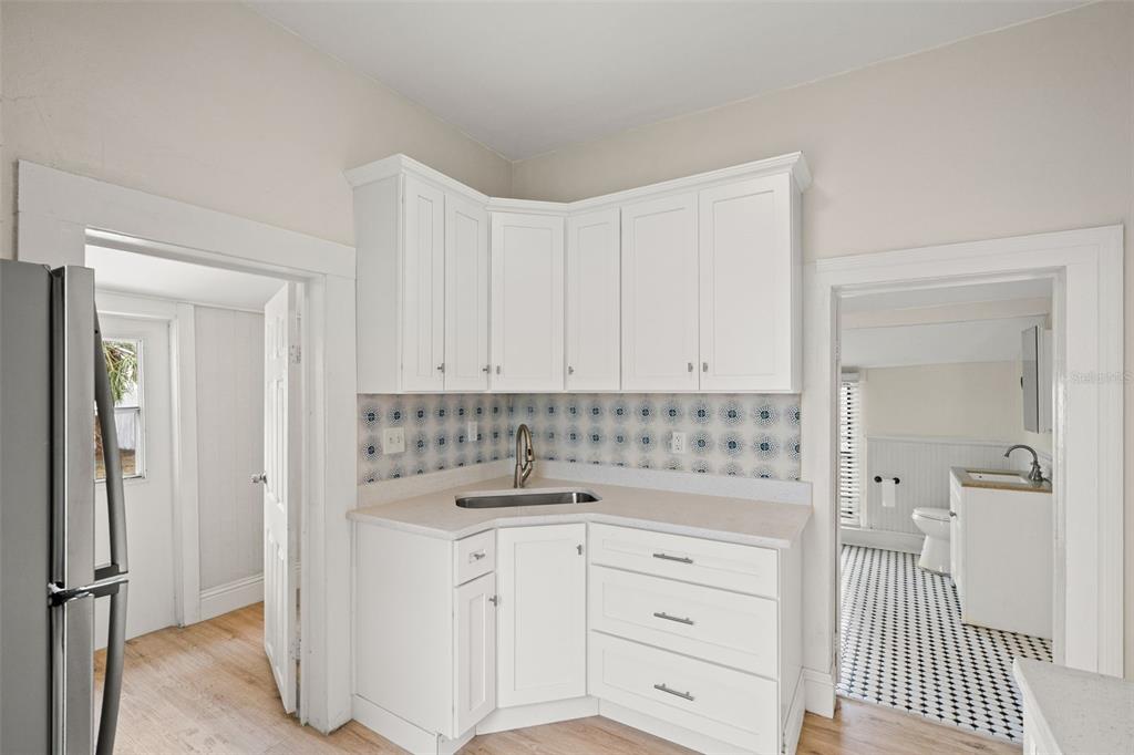 2113 West Cherry Street Tampa, FL 33607 - Photo 10 of 37