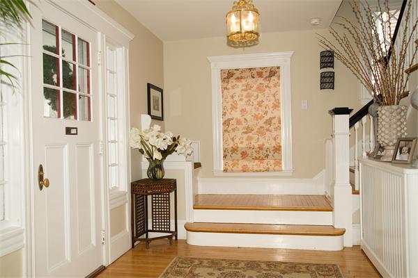 43 Grant Road Swampscott, MA 01907 - Photo 3 of 17 Gallery Image 3