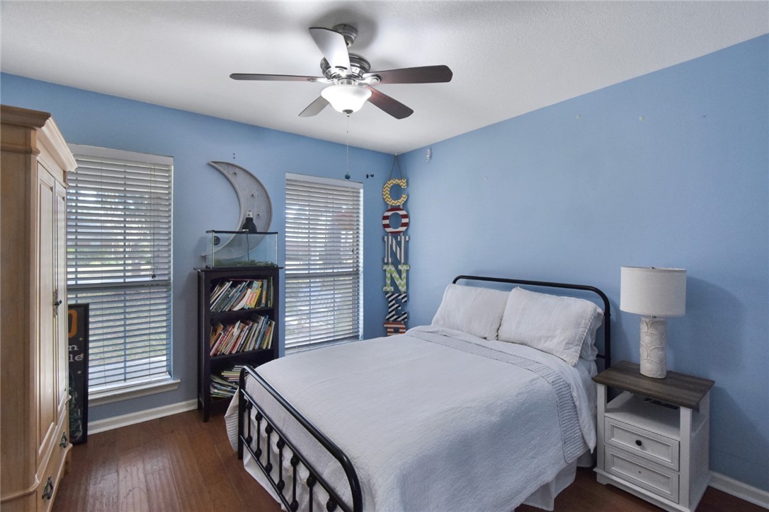 102 Hazel Lane Brunswick, GA 31523 - Photo 19 of 25 Guest bedroom 2