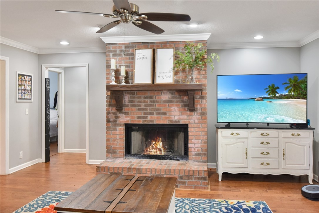 102 Hazel Lane Brunswick, GA 31523 - Photo 6 of 25 Wood burning fireplace