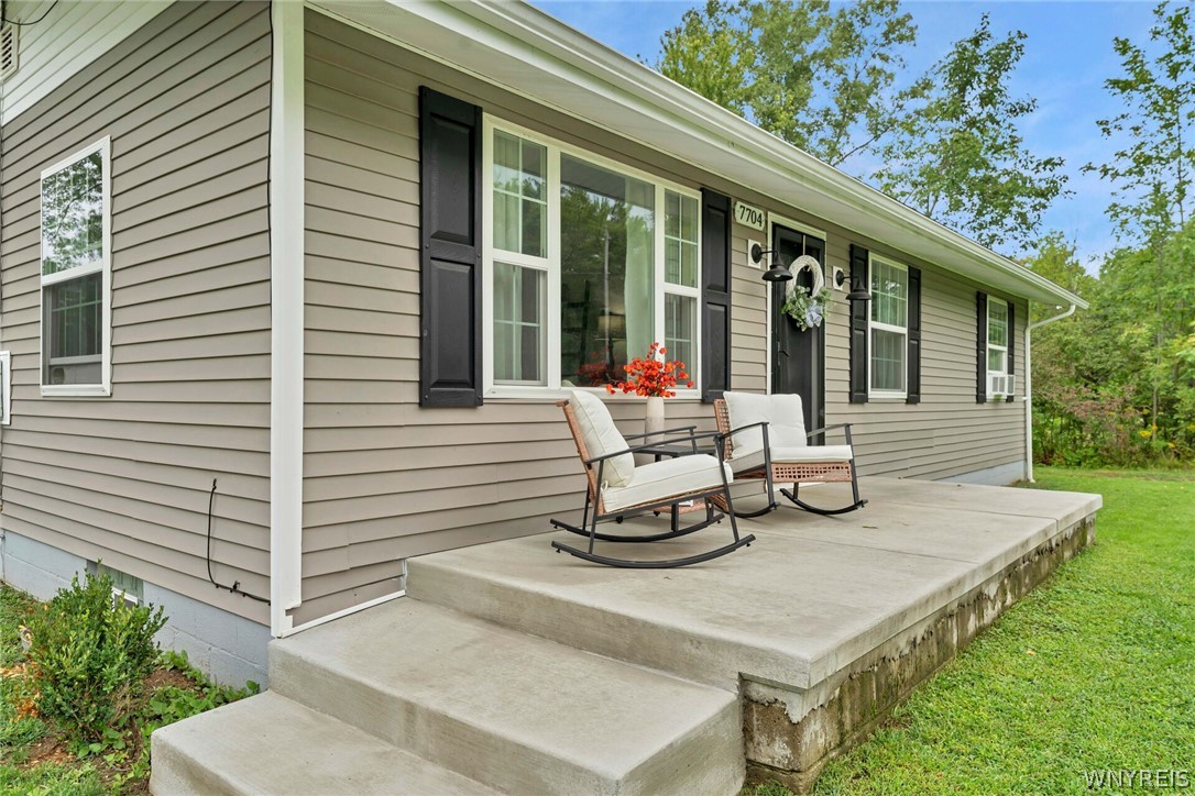 7704 Decker Road Evans, NY 14047 - Photo 2 of 33 Gallery Image 2