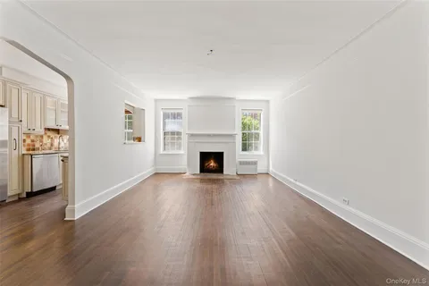 $325,000 | 25 Parkview Avenue, Unit 2E, Bronxville, NY 10708