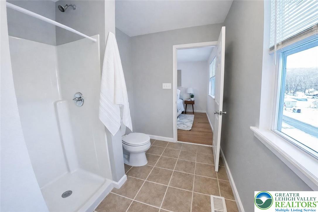 640 Front Street Bangor, PA 18013 - Photo 13 of 29 Master Bathroom