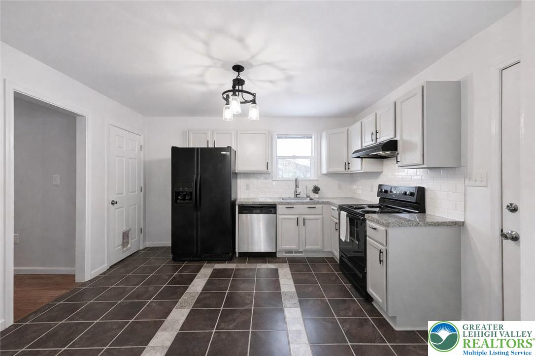 640 Front Street Bangor, PA 18013 - Photo 7 of 29