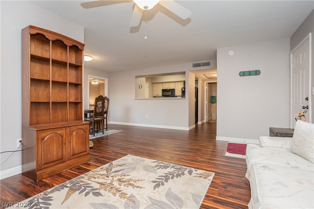 555 East Silverado Ranch Boulevard, Unit 1055 Las Vegas, NV 89183 - Photo 15 of 31