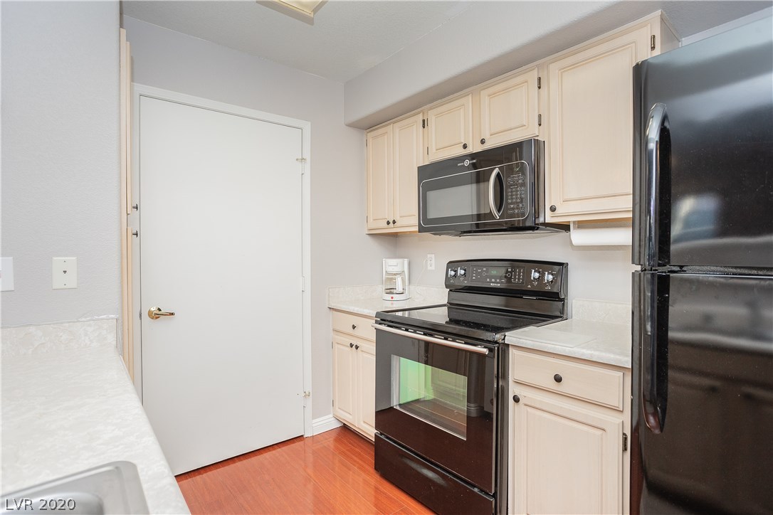 555 East Silverado Ranch Boulevard, Unit 1055 Las Vegas, NV 89183 - Photo 19 of 31
