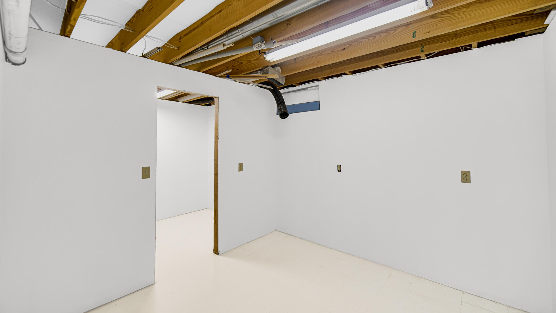 8135 South 600 East Monterey, IN 46960 - Photo 21 of 34 a view of room