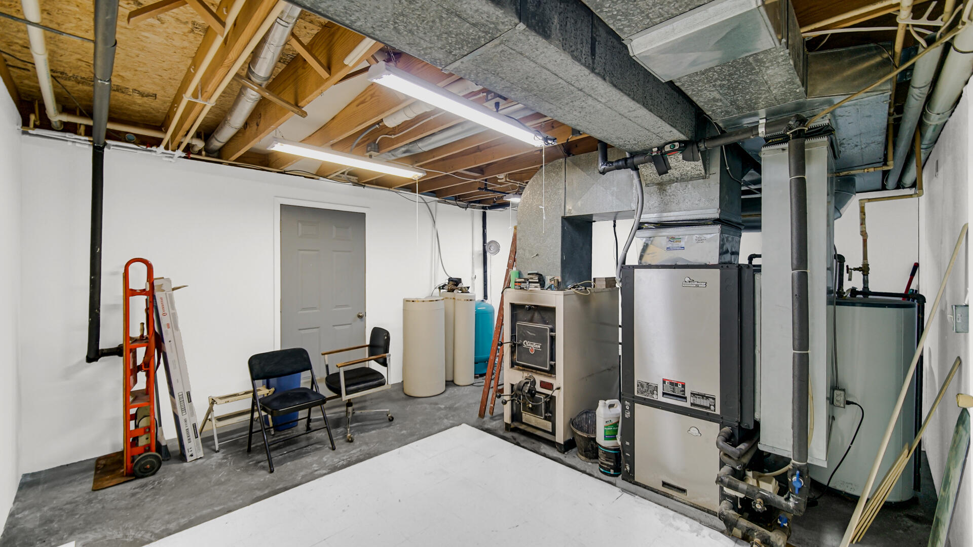 8135 South 600 East Monterey, IN 46960 - Photo 23 of 34 a view of a room with gym equipment