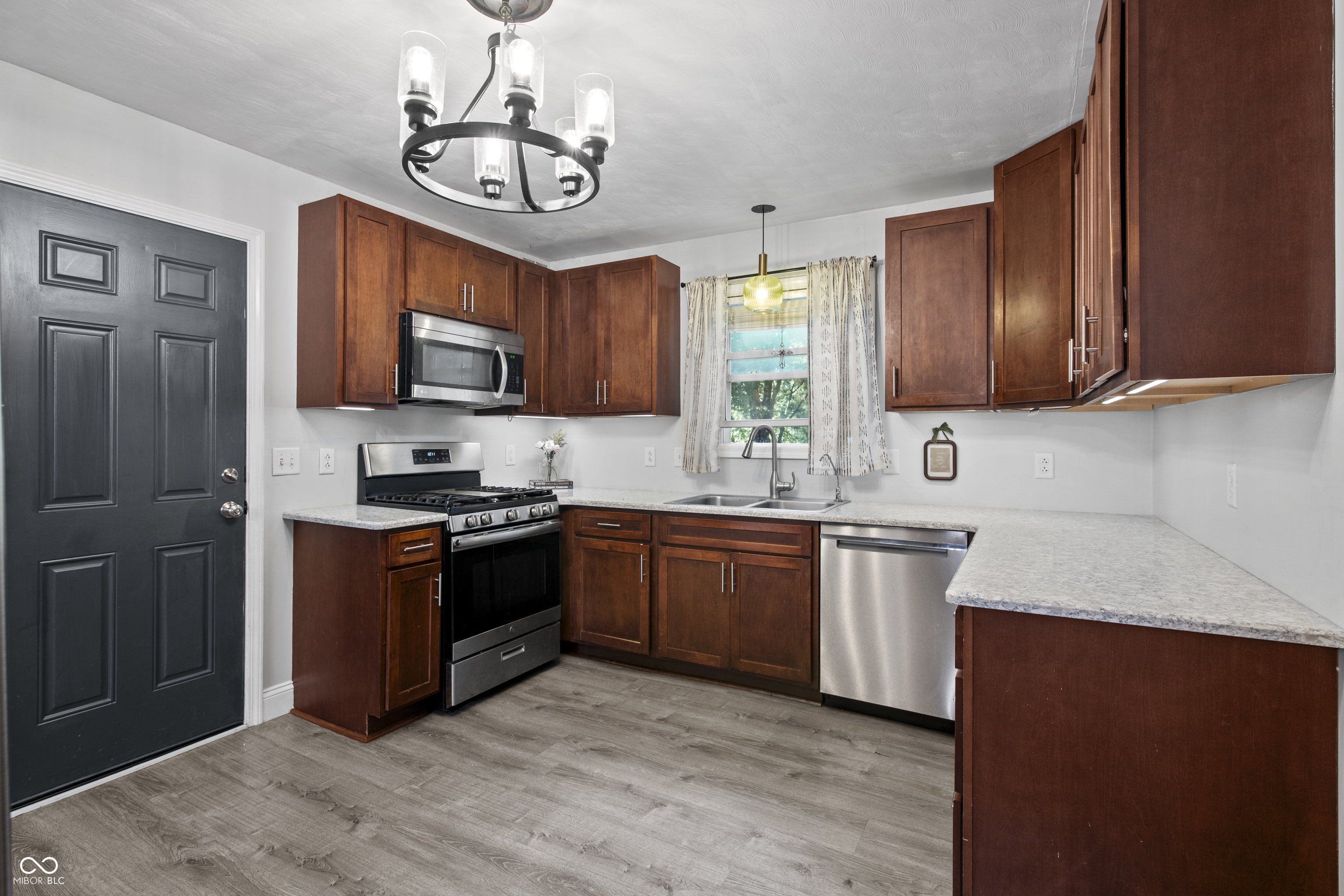 4230 Five Points Road Indianapolis, IN 46239 - Photo 11 of 58