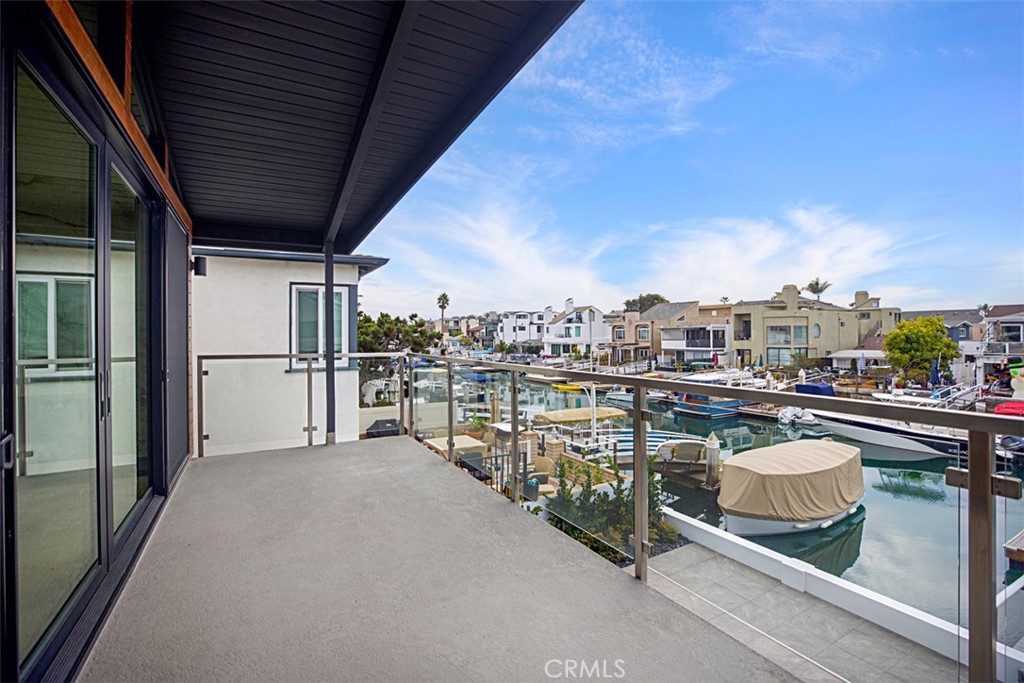 4017 Channel, Unit B Newport Beach, CA 92663 - Photo 15 of 18 a balcony with city view