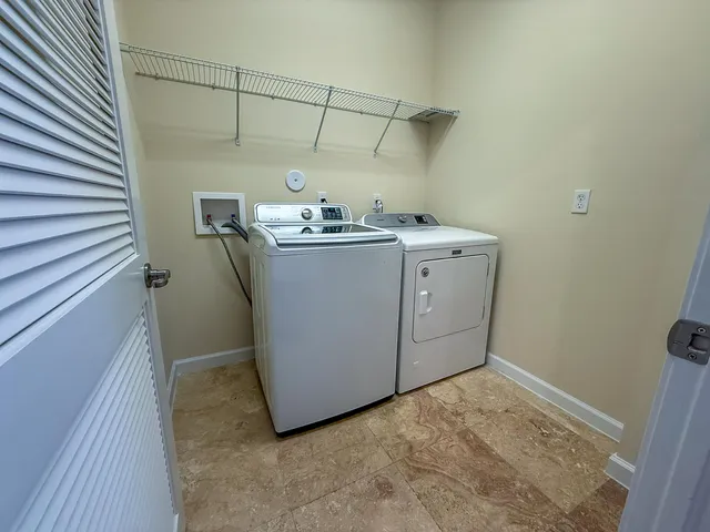 $6,700 | 122 Northwest Gardner Street, Boca Raton, FL 33432