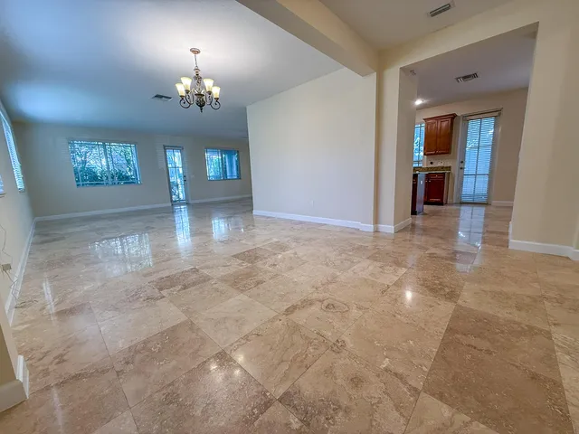 $6,700 | 122 Northwest Gardner Street, Boca Raton, FL 33432