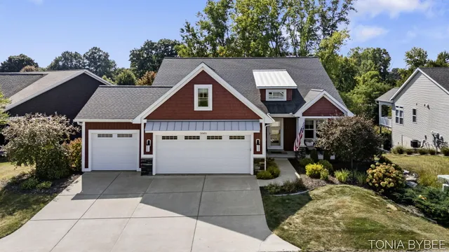 $653,400 | 5565 Albright Court Southwest, Wyoming, MI 49418