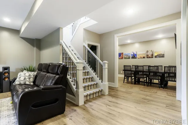 $653,400 | 5565 Albright Court Southwest, Wyoming, MI 49418