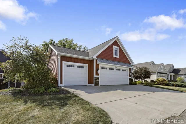 $653,400 | 5565 Albright Court Southwest, Wyoming, MI 49418