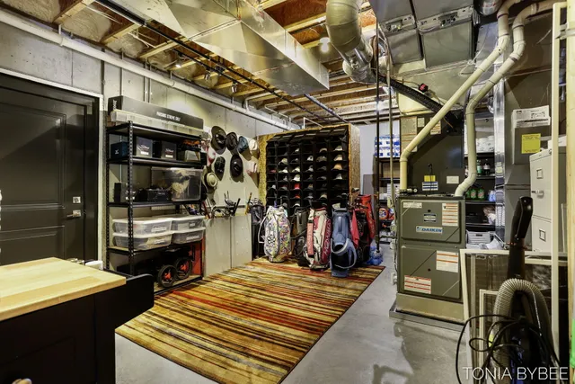 $653,400 | 5565 Albright Court Southwest, Wyoming, MI 49418