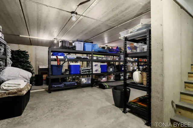 $653,400 | 5565 Albright Court Southwest, Wyoming, MI 49418