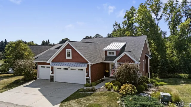 $653,400 | 5565 Albright Court Southwest, Wyoming, MI 49418