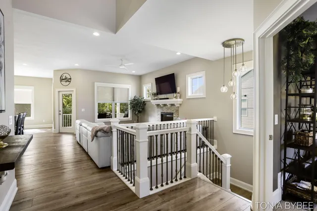 $653,400 | 5565 Albright Court Southwest, Wyoming, MI 49418