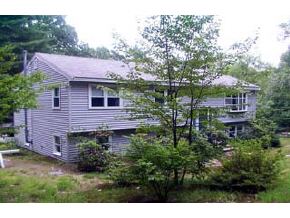 140 Hampstead Road Sandown, NH 03873 - Photo 3 of 3