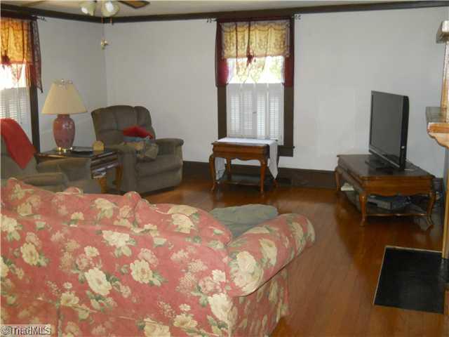 1849 Feezor Road Lexington, NC 27292 - Photo 3 of 9 Living Room.